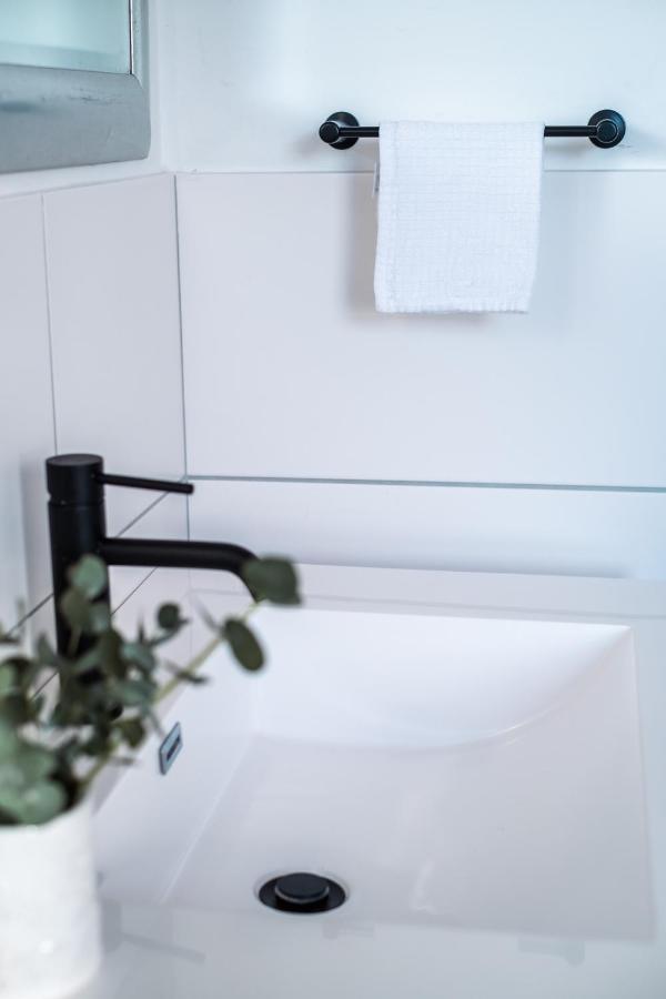 סטלנבוש Luxury Suite Near Church Street מראה חיצוני תמונה