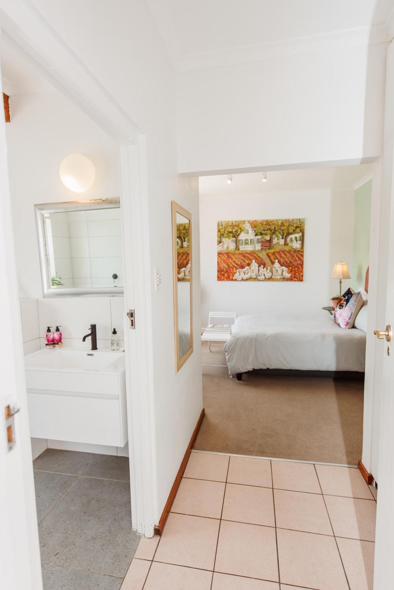 סטלנבוש Luxury Suite Near Church Street מראה חיצוני תמונה